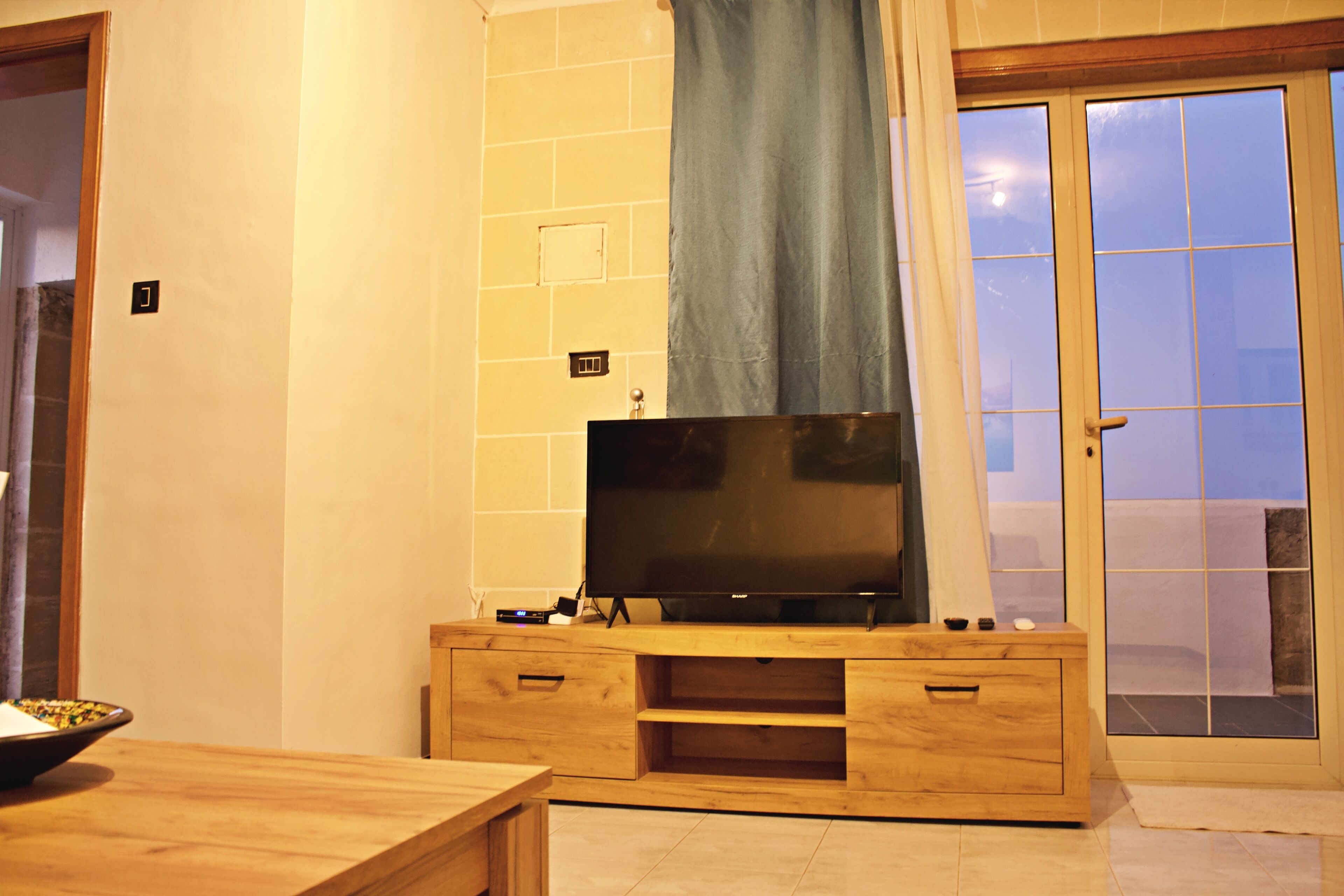 Luxury Penthouse | Desk, laptop workspace, free WiFi, bed sheets