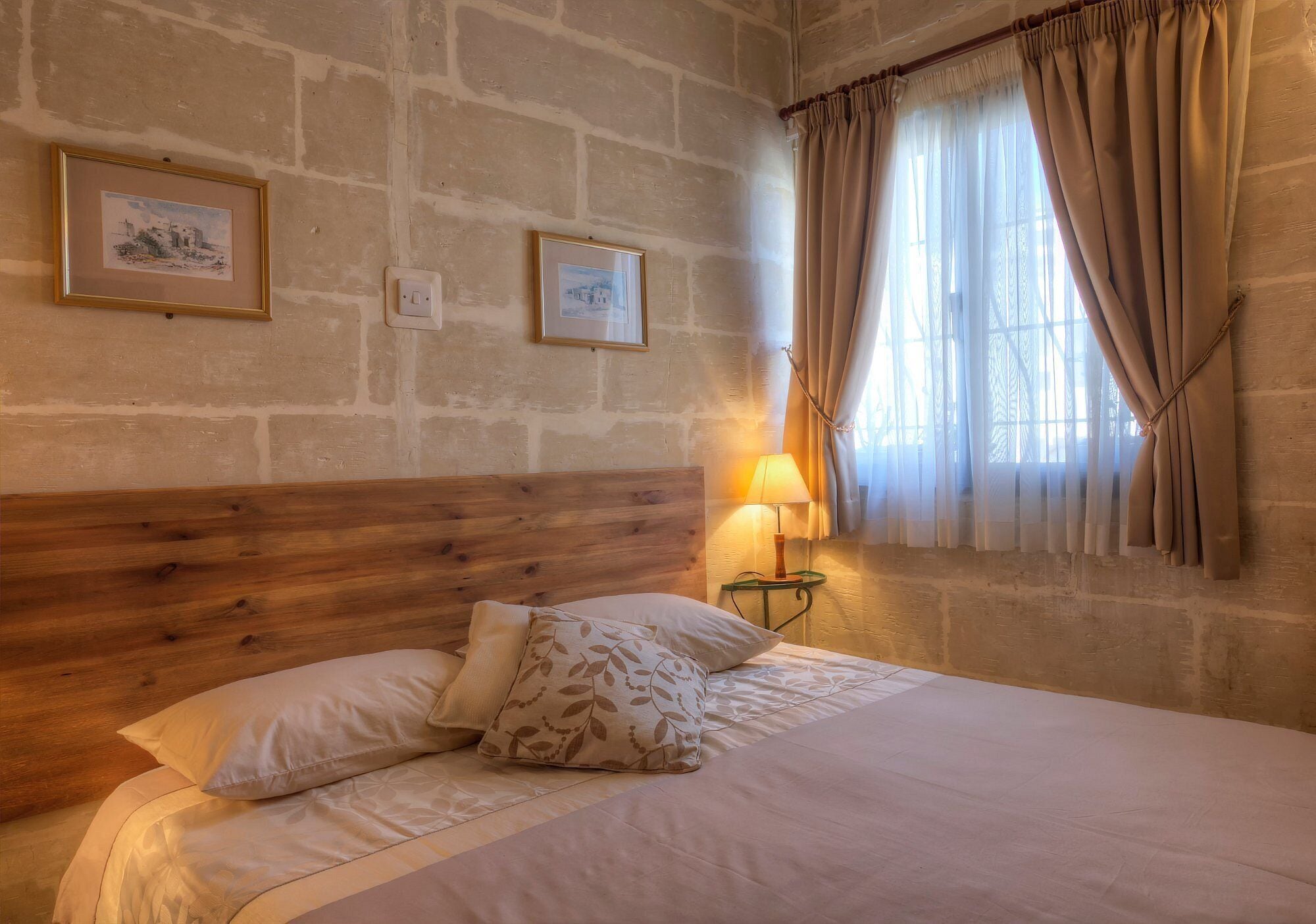 经典双人房或双床房 | 办公桌、笔记本电脑工作区、免费 WiFi、床单