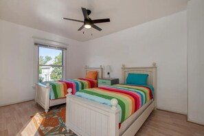 6 bedrooms, iron/ironing board, WiFi, bed sheets