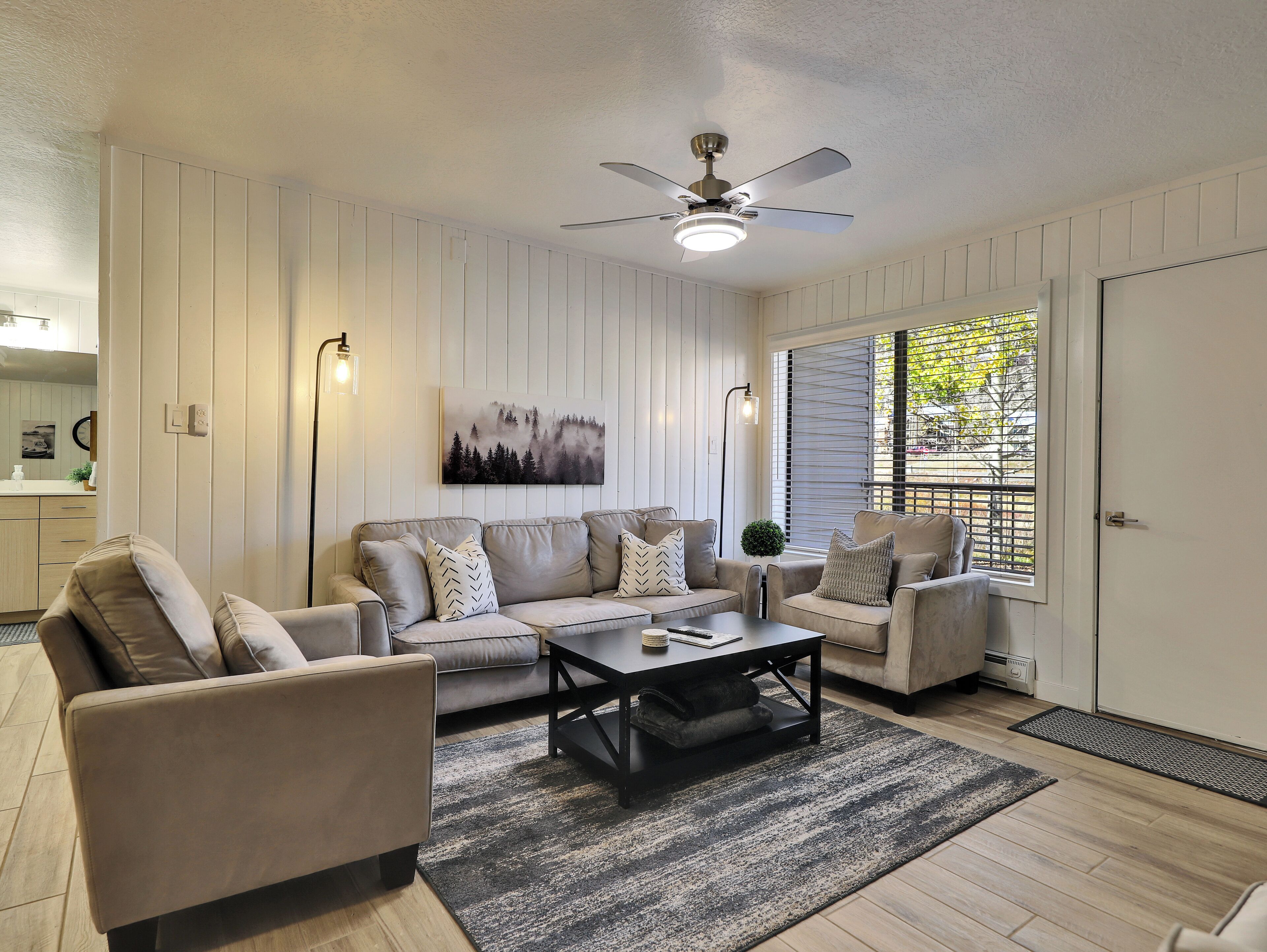 Smart TV, DVD player, table football, ping pong