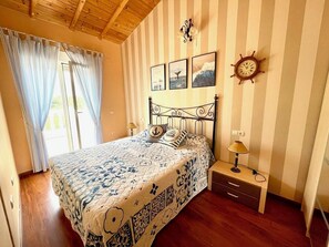 4 chambres, fer et planche à repasser, Wi-Fi gratuit