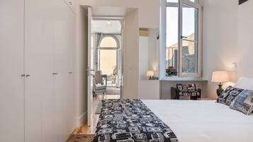 1 habitación, tabla de planchar con plancha, wifi gratis y ropa de cama