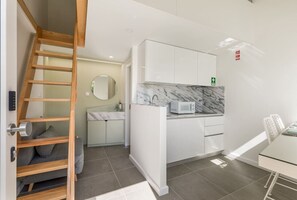 Interior - Airy Studio by PortoDreamStays (Porto)