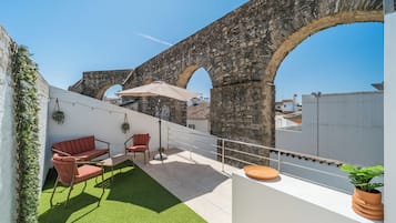 Apartment, 2 Bedrooms, City View | Terrace/patio