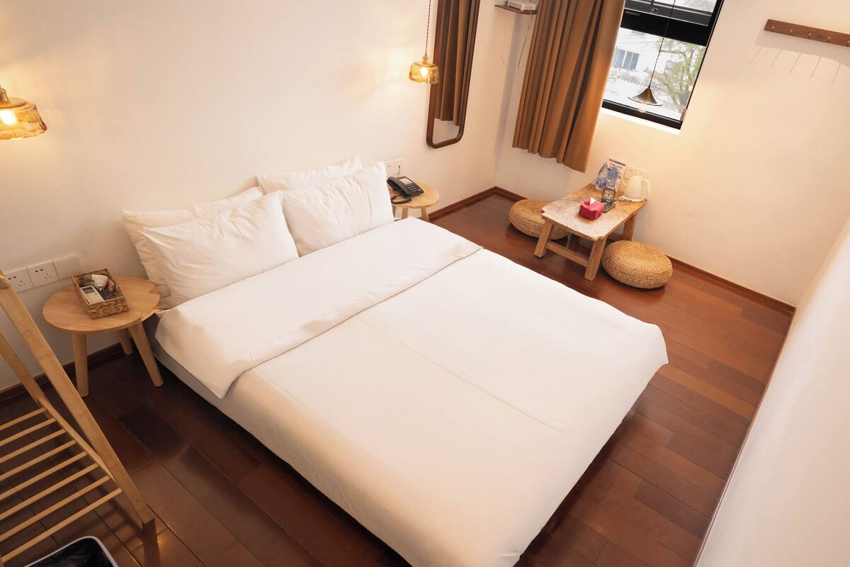 Exclusive Double Room | Premium bedding, memory foam beds, soundproofing, WiFi (free)