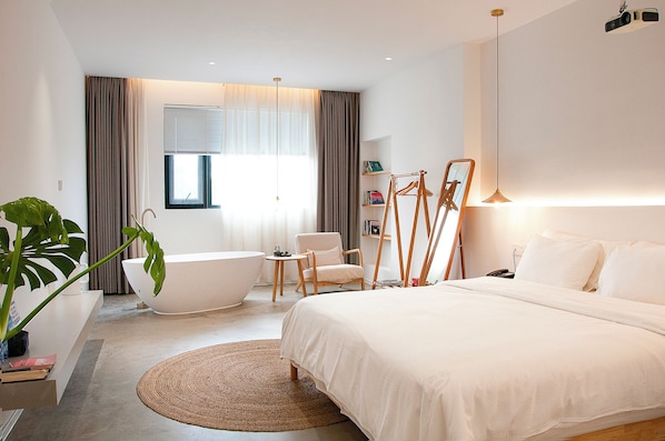 Habitación senior doble | Ropa de cama de alta calidad, camas con efecto memoria y insonorización