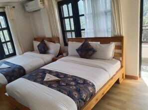 Chambre Luxe Double ou avec lits jumeaux, balcon, vue colline | 1 chambre, bureau, Wi-Fi gratuit