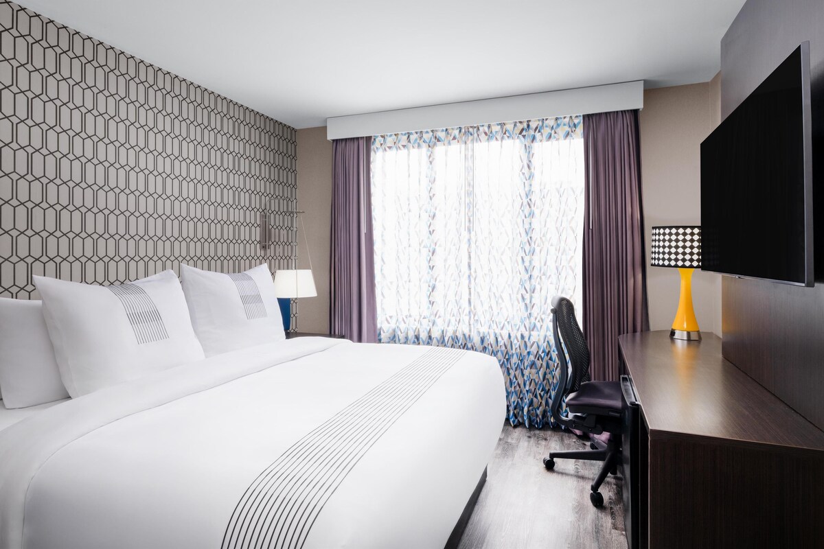 Accessible - 1 King Mobility Accessible Roll In Shower Work Desk Wi-Fi Non-Smoking Full Breakfast