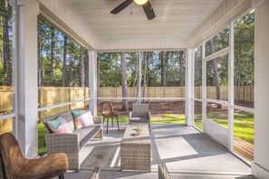 Terrace/patio - Two King beds, Game Room, Screen Room, Fully Fenced in Yard Beautiful Home! (Wilmington)