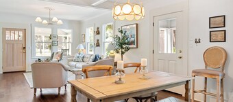 Beautifully restored cottage downtown Historic Brunswick close to golf + beaches