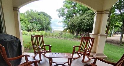 Amazing 3 bedroom Rio Dulce Condo w/beachfront views and pool in Hacienda Iguana