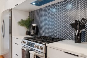 Unclassified image, 3 of 37, button