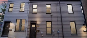 Cozy Pittsburgh House: Fire Pit, Free WiFi!