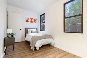 2 bedrooms, desk, iron/ironing board, travel cot