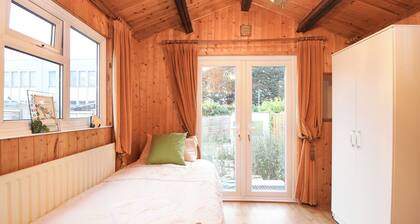 Regents park road single room