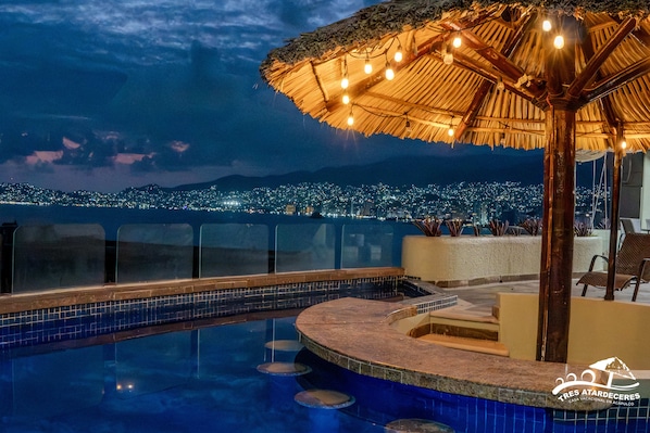Pool - 3 Sunsets, Pet Friendly Ocean View in Brisas (Acapulco de Juárez)