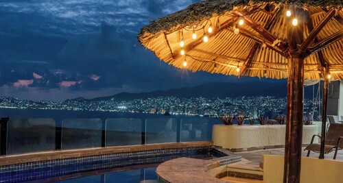 3 Sunsets, Pet Friendly Ocean View in Brisas