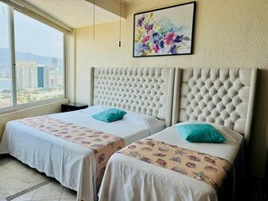 3 bedrooms, iron/ironing board, WiFi, bed sheets - 3 Sunsets, Pet Friendly Ocean View in Brisas (Acapulco de Juárez)