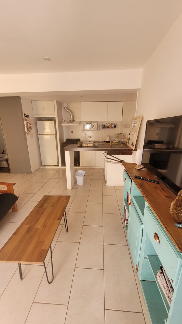 Microwave, oven - La casita de la 5ta, hermoso dúplex en zona céntrica. (Mendoza)