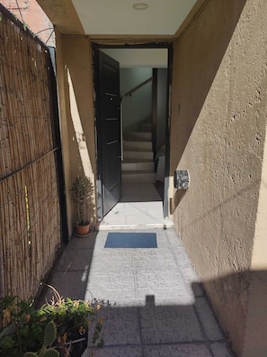 Exterior detail - La casita de la 5ta, hermoso dúplex en zona céntrica. (Mendoza)