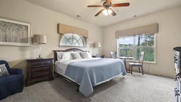 3 bedrooms, desk, iron/ironing board, travel crib