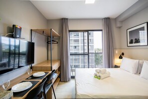 Laptop workspace, blackout drapes, iron/ironing board, free WiFi