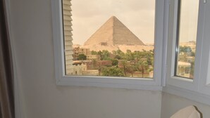 Luxury Twin Room, Hill View - pyramids wonders hotel (Giza)