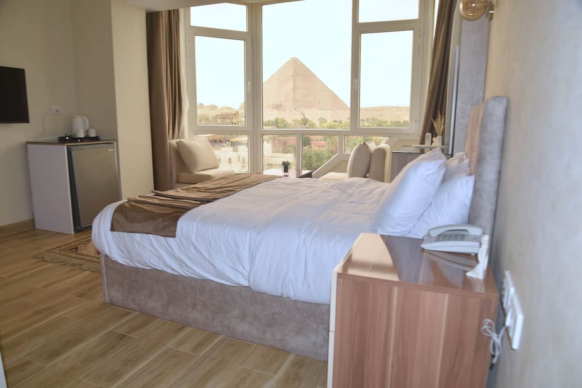 Camera Luxury con 2 letti singoli, vista collina | Tende oscuranti, insonorizzazione, ferro/asse da stiro, Wi-Fi gratuito