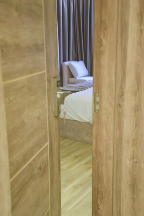 Blackout curtains, soundproofing, iron/ironing board, free WiFi - pyramids wonders hotel (Giza)
