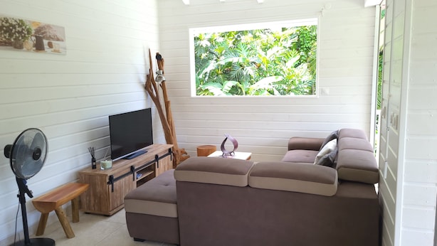 Comfort-Villa, Gartenblick | Wohnbereich