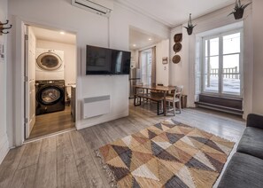 55-Zoll-Smart-TV mit Kabelempfang