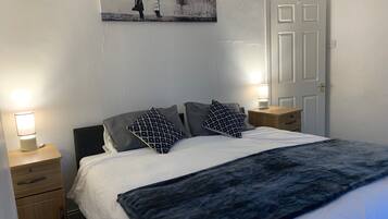 House | 2 bedrooms, iron/ironing board, free WiFi, bed sheets