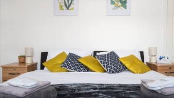 House | 2 bedrooms, iron/ironing board, free WiFi, bed sheets