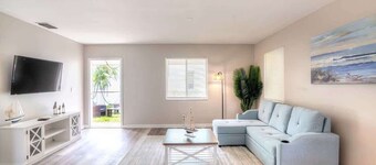 2 BR Coastal Home Near Beach!