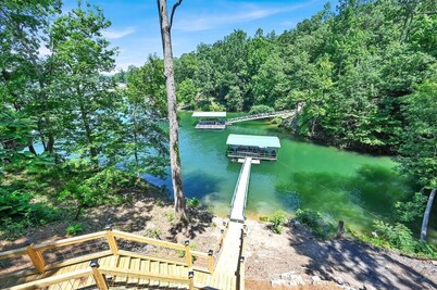 SMITH LAKE CABIN-Cave, Dock, 