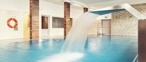 Indendørs pool