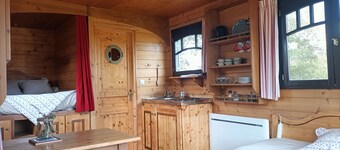 Cozy Caravan at Volcano Foot – Hiking with Donkey & Goat Available !
