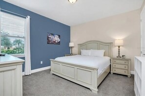 5 habitaciones, tabla de planchar con plancha, wifi y ropa de cama 