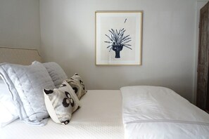 2 dormitoris, planxa i posts de planxar, Internet i roba de llit 