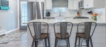 Welcoming Cozy Retreat for Friends and Family!