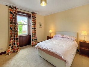 4 quartos, Wi-Fi de cortesia, roupa de cama