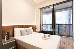 Leilighet – business | Blendingsgardiner, strykejern/-brett, wi-fi (inkludert) og sengetøy