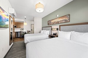 Classic Studio, 2 Queen Beds, Kitchenette | In-room safe, blackout drapes, iron/ironing board, free WiFi - The Kulshan Hotel (Sedro-Woolley)