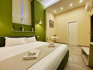 Comfort Room - MAIN - Municipio (Naples)