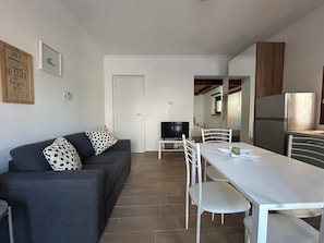 Apartment | Living area | Flat-screen TV - Appartamento per Vacanze-Casa Sole (Fiumicino)