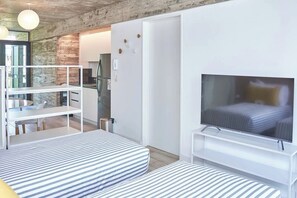 1 chambre, bureau, fer et planche à repasser, Wi-Fi