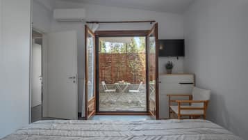 Villa | 3 bedrooms, soundproofing, iron/ironing board, free WiFi