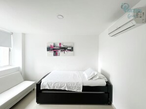 Iron/ironing board, free WiFi
