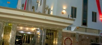 5 Star Saint Hotel 