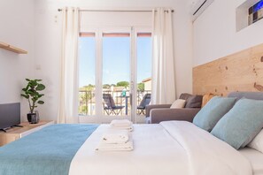 Iron/ironing board, free WiFi